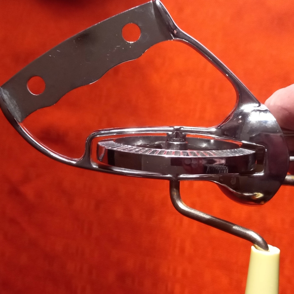 Vintage egg beater - Picture 5 of 6